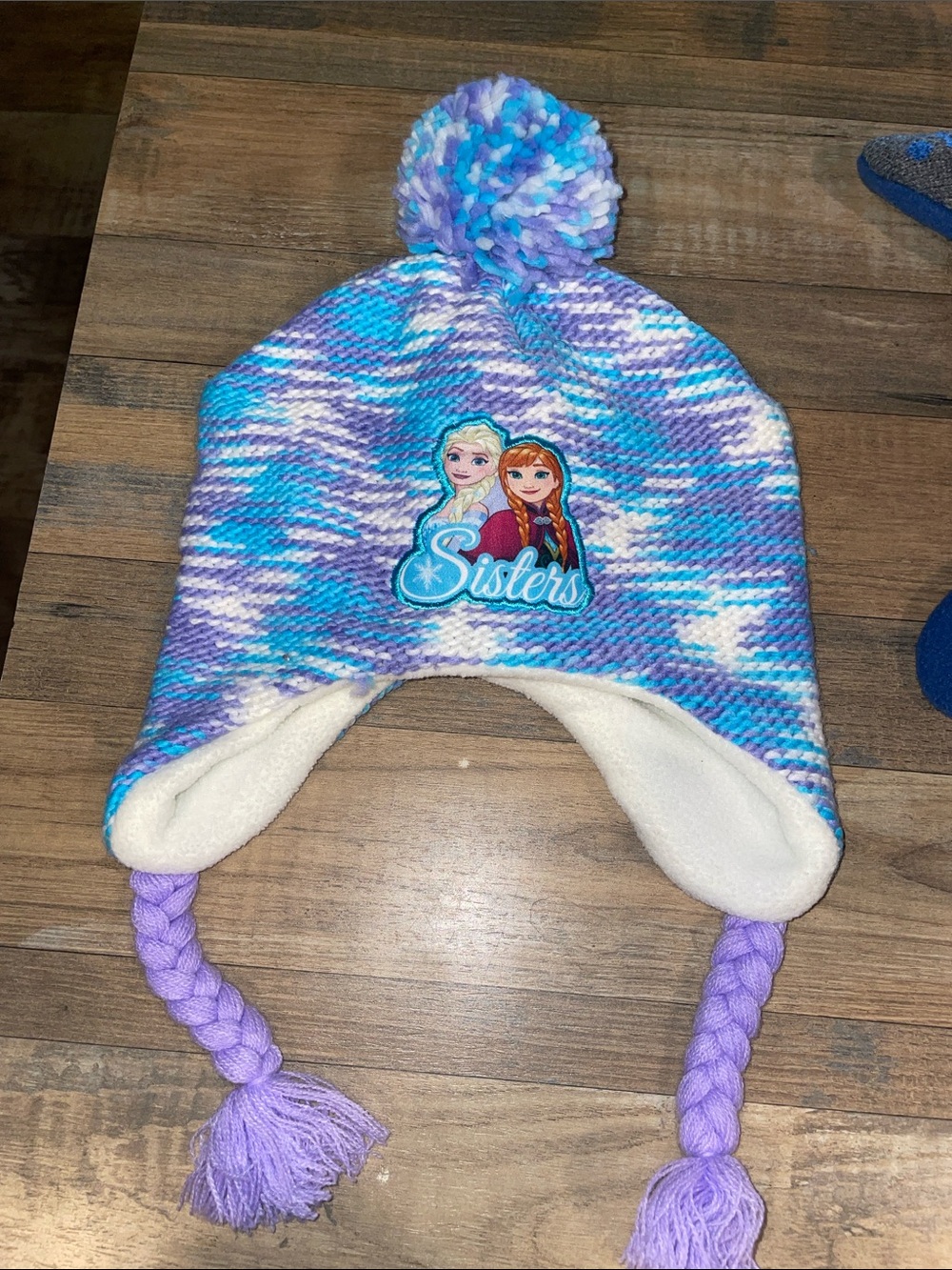 Disney Frozen Elsa and Anna knit winter hat with braided side tassels